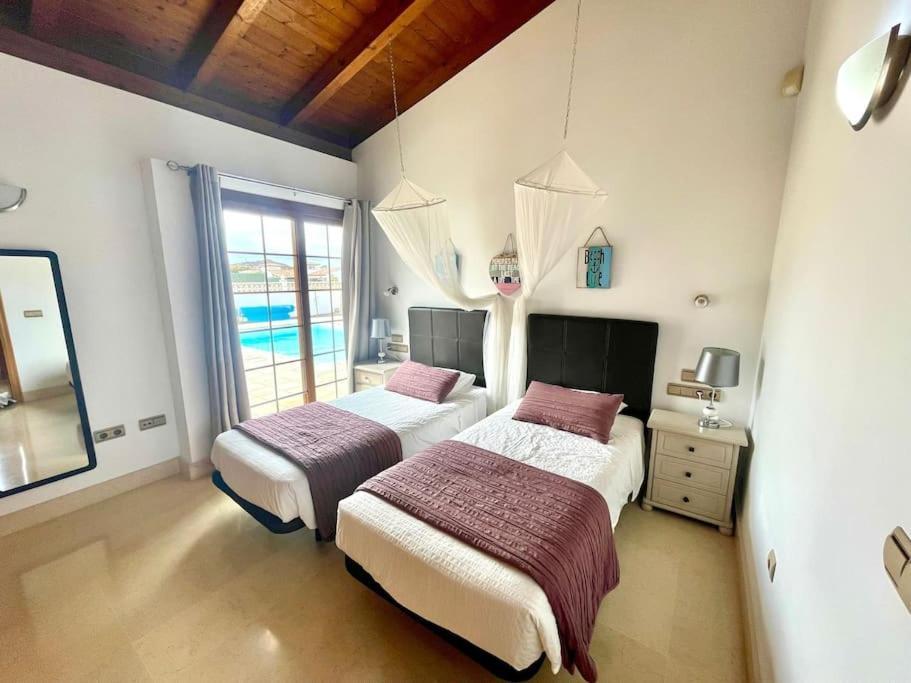 Stunning Villa Amanecer Corralejo Exterior photo