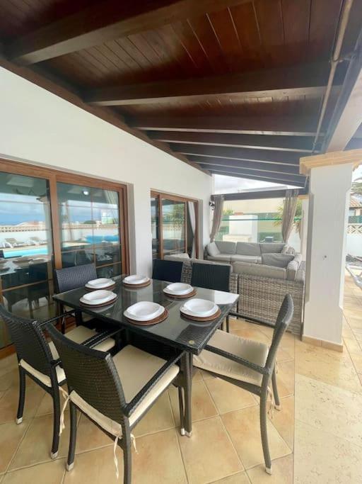 Stunning Villa Amanecer Corralejo Exterior photo